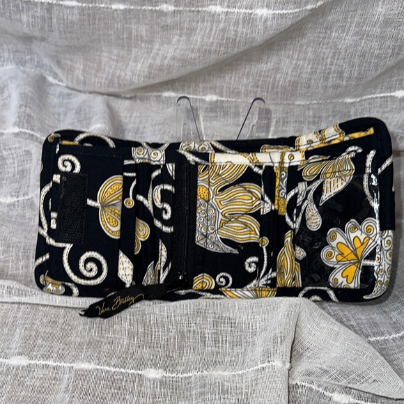 Vera Bradley Yellow Bird Pattern Small Euro Tri Fold Wallet Designer EUC Velcro - Picture 4 of 14